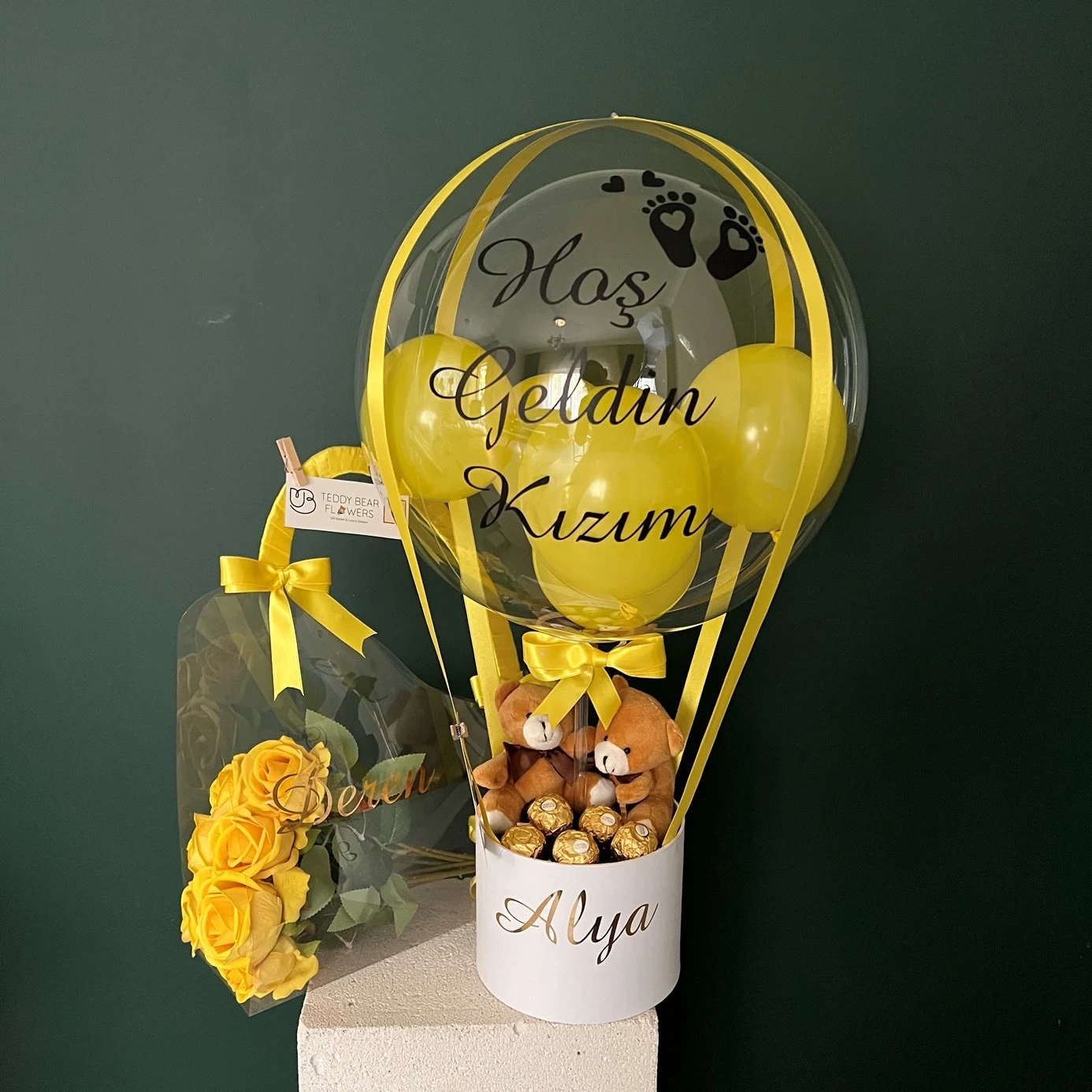 Ayıcıklı Çikolatalı Sarı Balon Kutusu & Çantada Solmayan Sarı Güller
