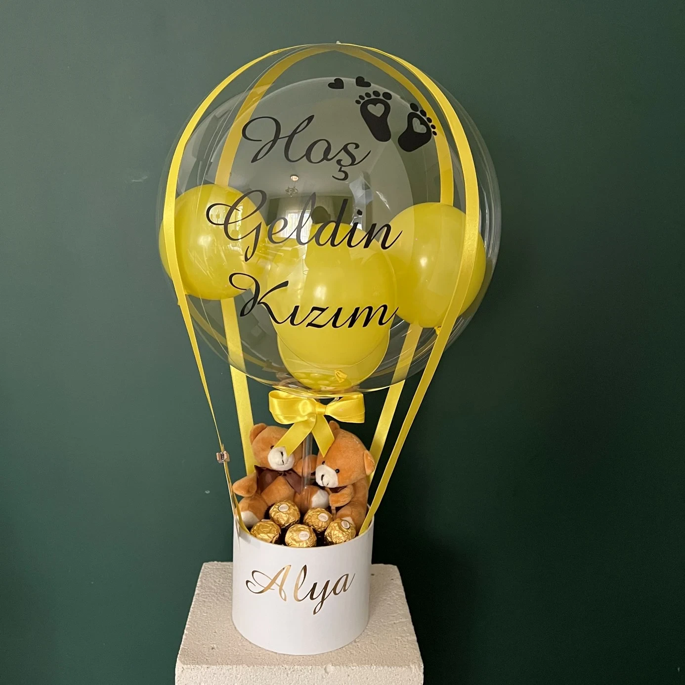 Ayıcıklı Çikolatalı Sarı Balon Kutusu & Çantada Solmayan Sarı Güller