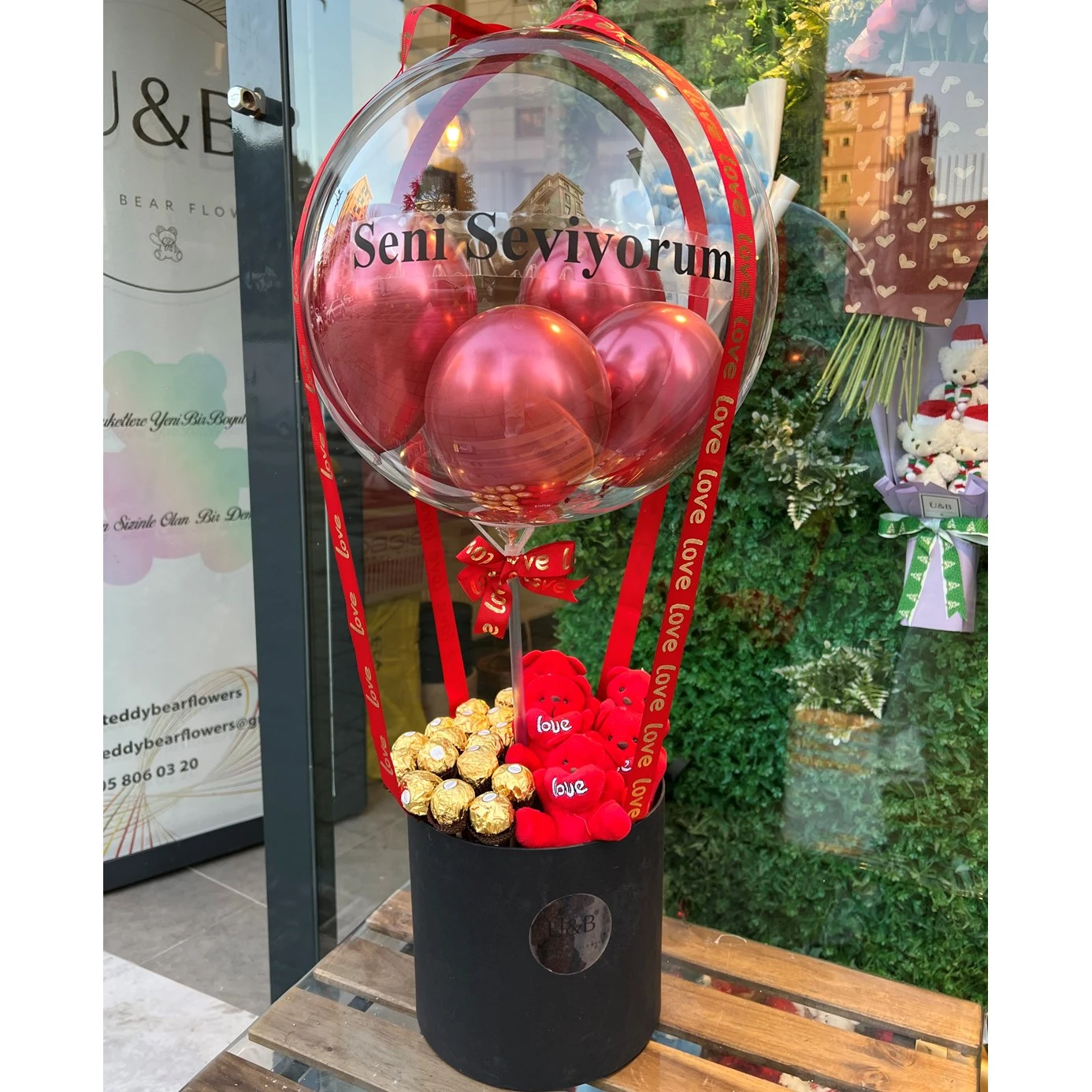 Love You & Chocolate Ballon Box