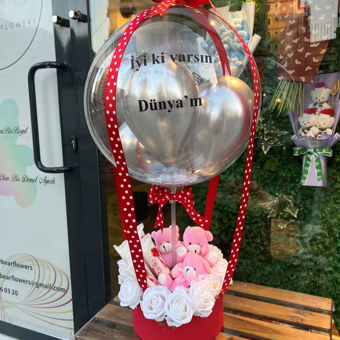Red Heart & Chocolate Ballon Box