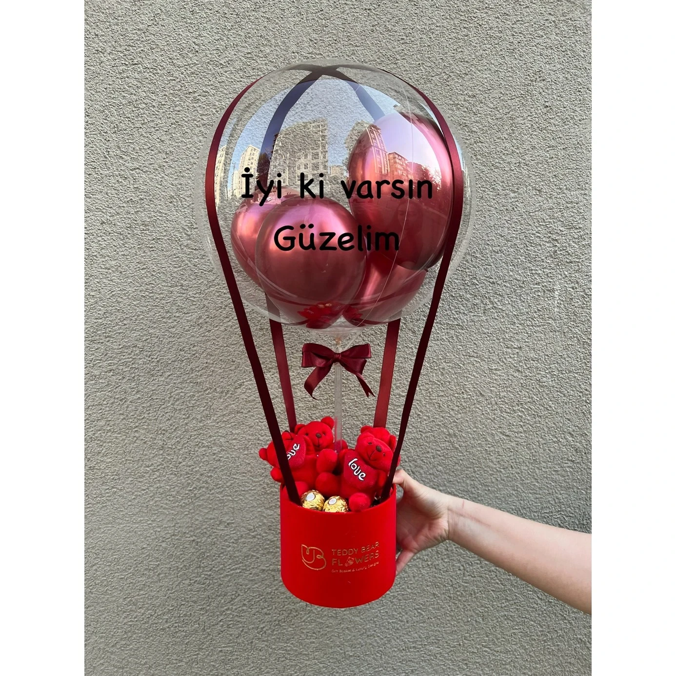 Kırmızı Love Ayıcıklı Ferrero Rocher Çikolatalı Kişiselleştirilebilir Balon Kutusu