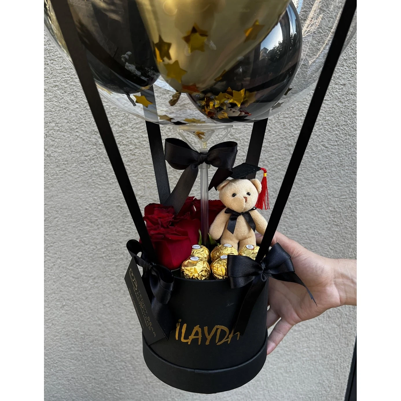Mezuniyet Kepli Ayıcıklı & Rocher Çikolatalı Güllü Balon Kutusu