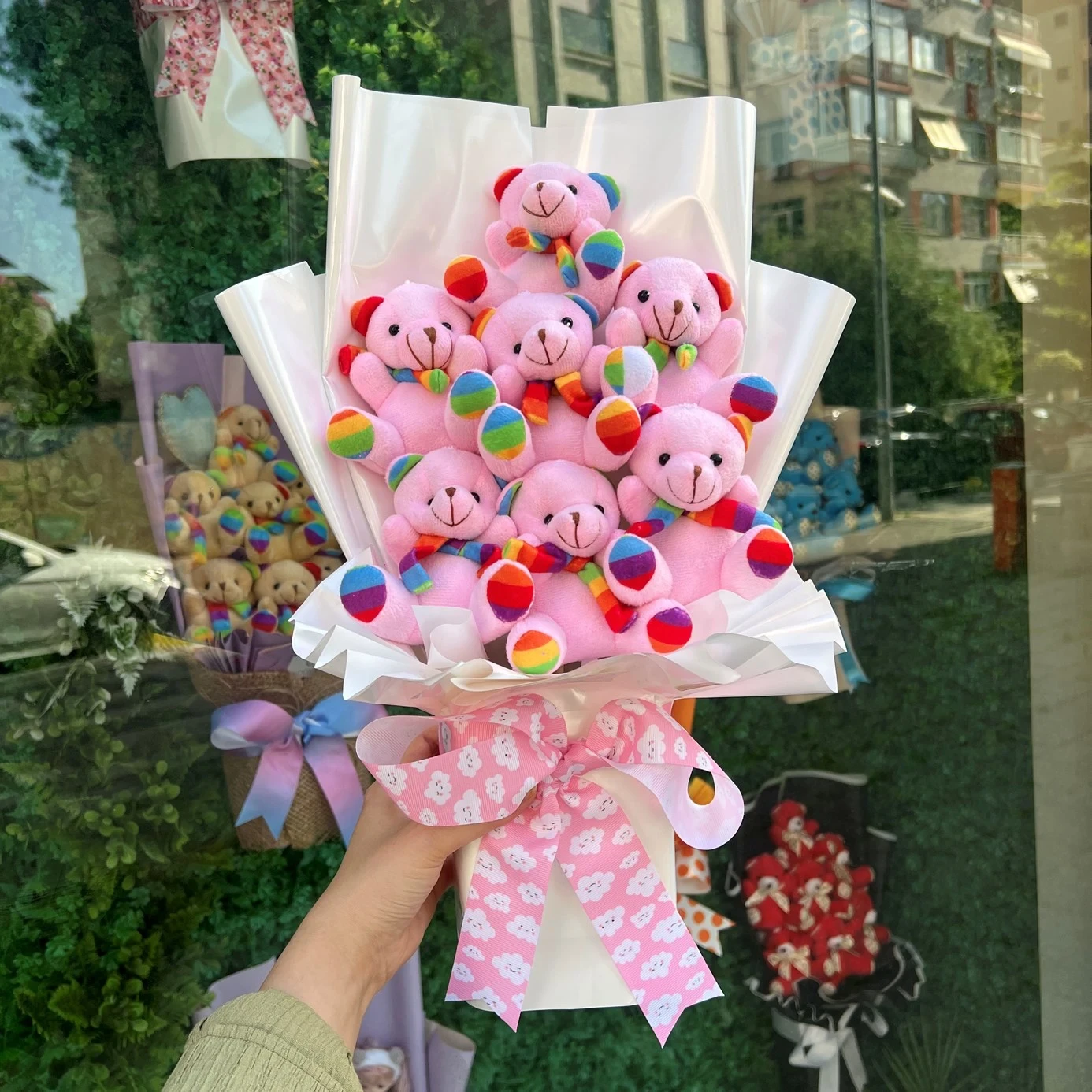 Pembe Gökkuşağı Ayıcık Buketi
