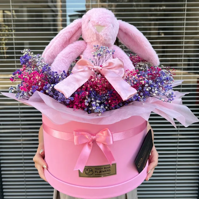 Sweety Pink - Dev Kadife Pembe Kutuda Peluş Tavşan & Renkli Şoklanmış Cipso